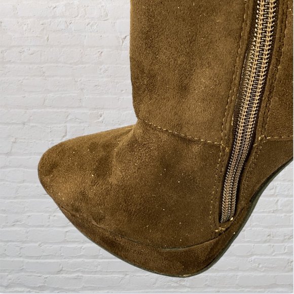 INDIGO -- Brown Ankle Bootie with Platform and Side Zip, Button Detail, NWOT - Picture 10 of 12